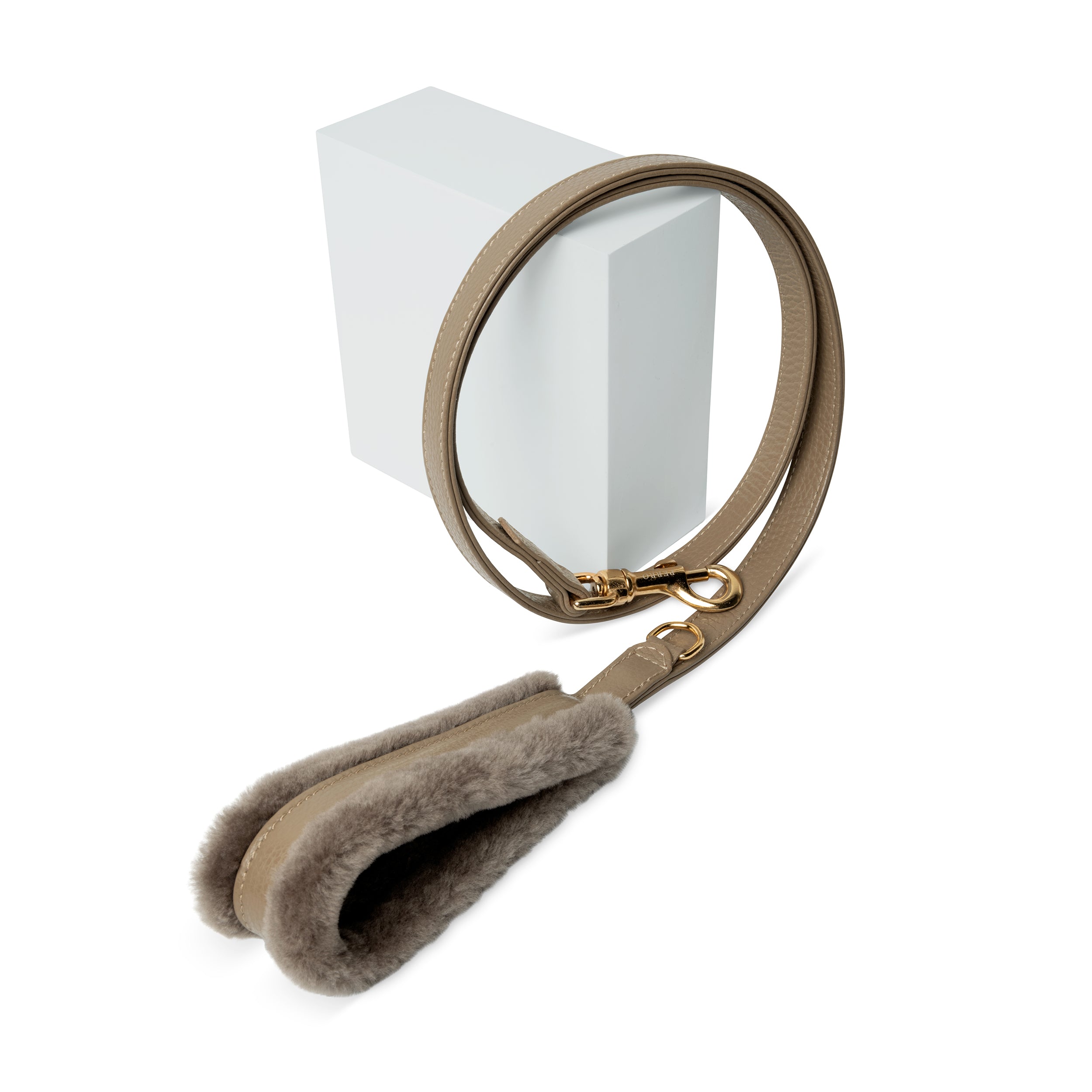 Mocha Mousse Fur Leash